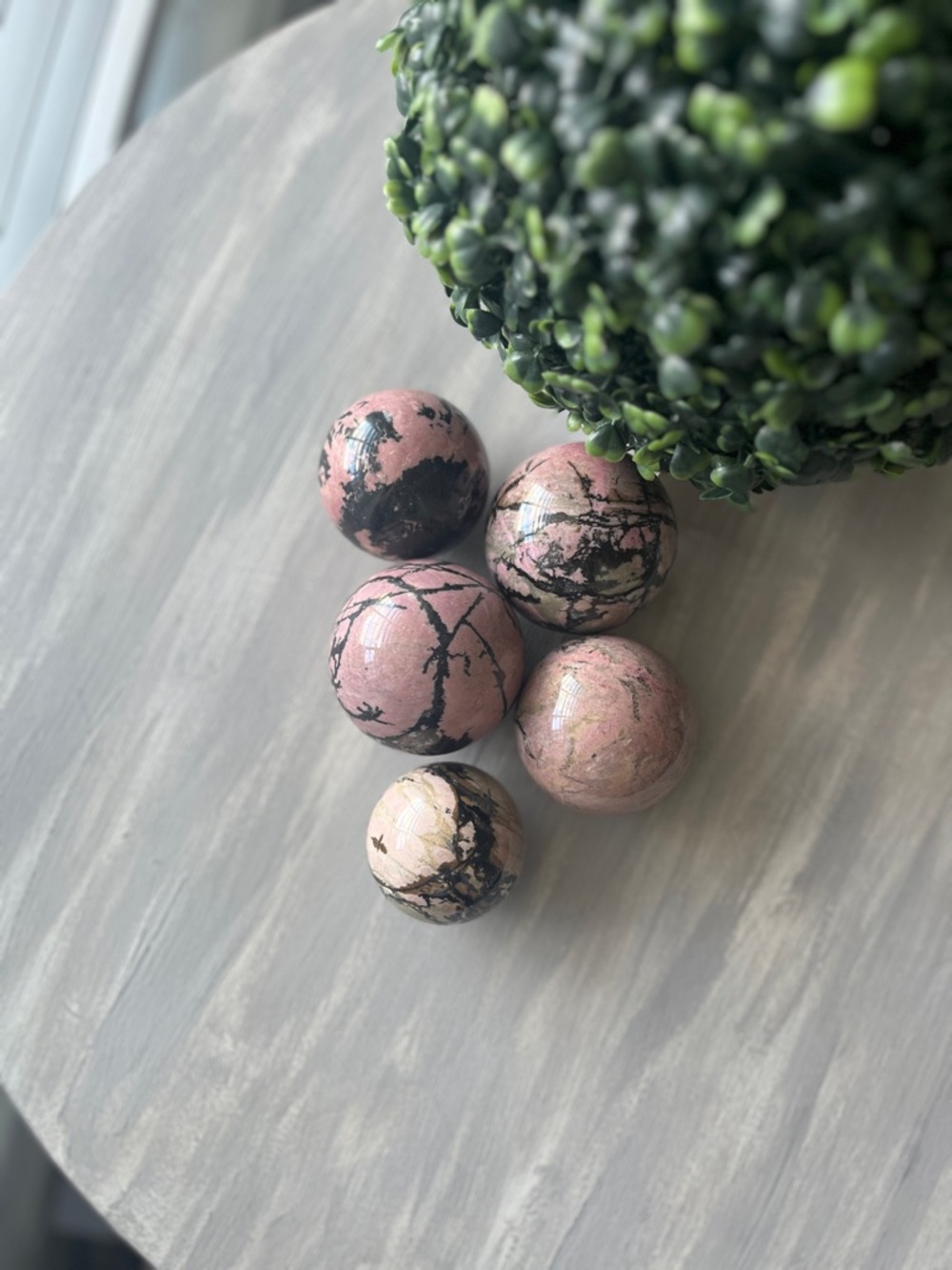 Rhodonite sphere - Picture 4 of 5